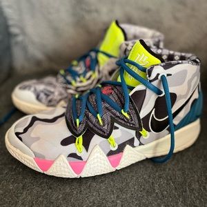 Nike Kybrid S2 GS Kyrie Size 6.5Y